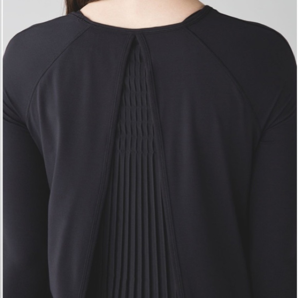 Lululemon Making Moves Long Sleeve
Black Black